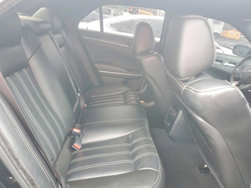 Used 2023 Chrysler 300 S RWD image 6