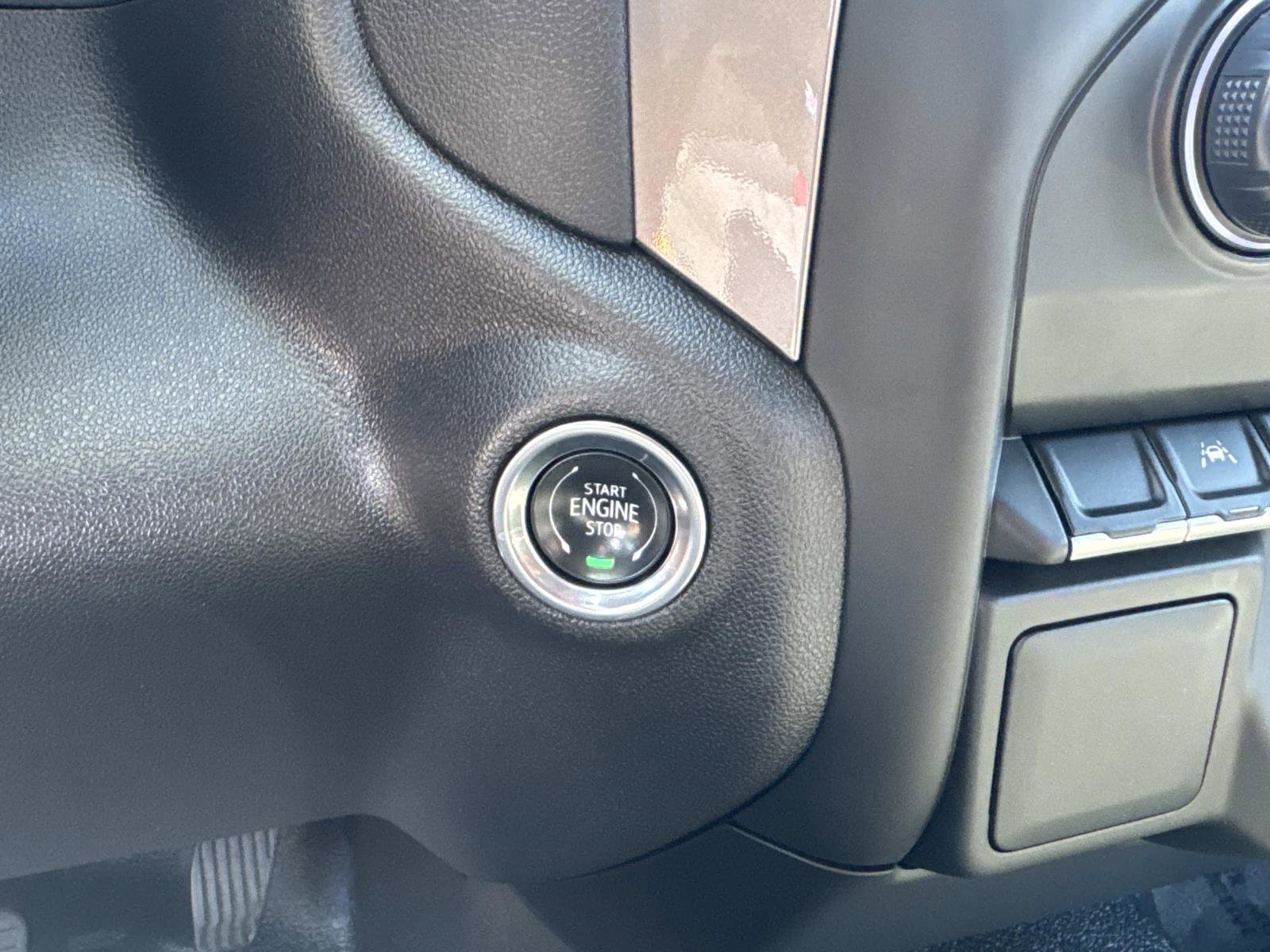 Used 2025 Chevrolet Silverado 1500 W/T image 24