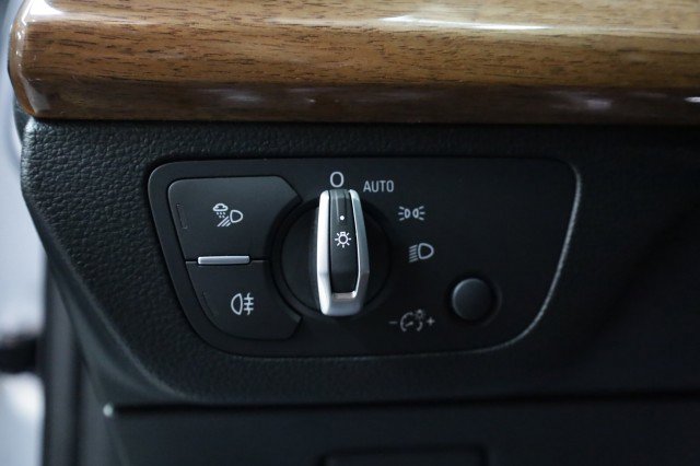 Used 2022 Audi Q5 e Premium Plus image 18