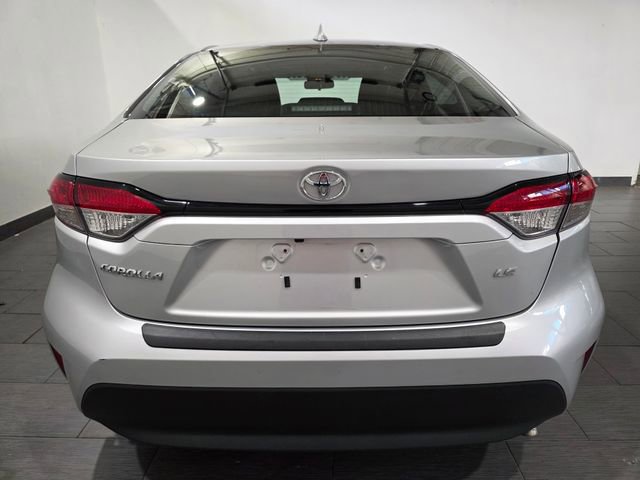 Used 2025 Toyota Corolla LE FWD image 4