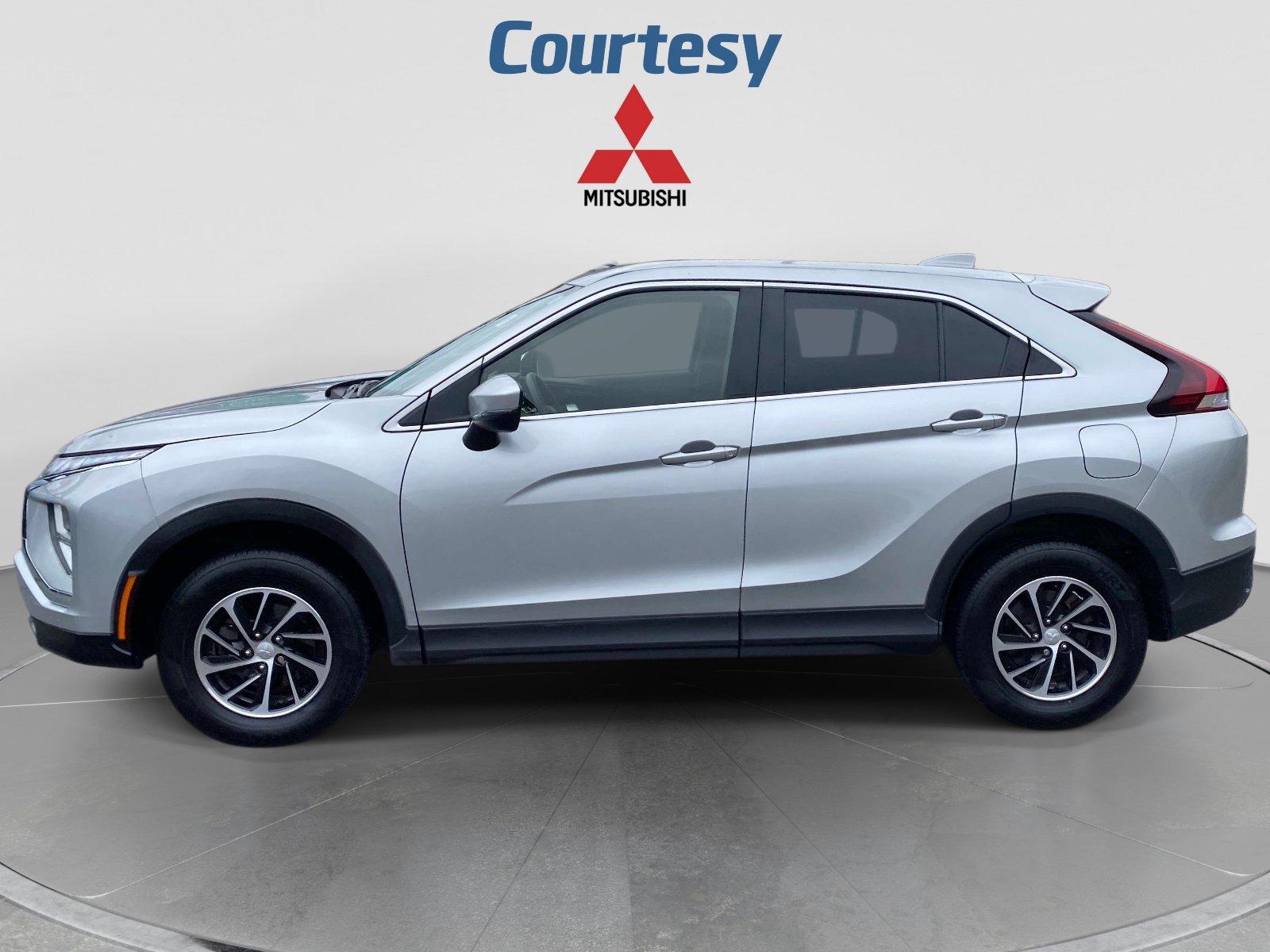 Used 2022 Mitsubishi Eclipse Cross ES AWD/4WD image 2