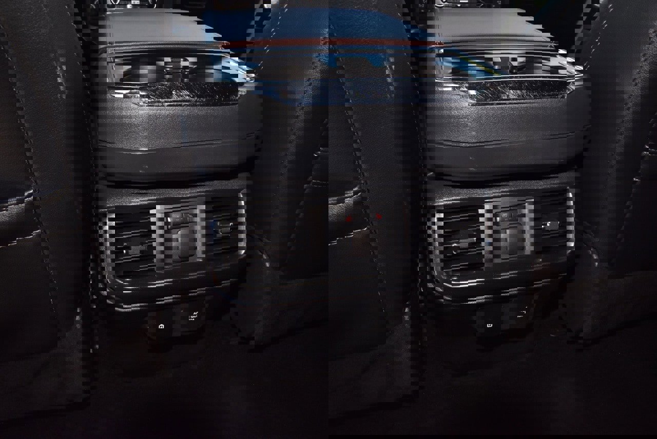 Certified 2022 Ford F150 Lariat w/ Equipment Group 502A High image 18