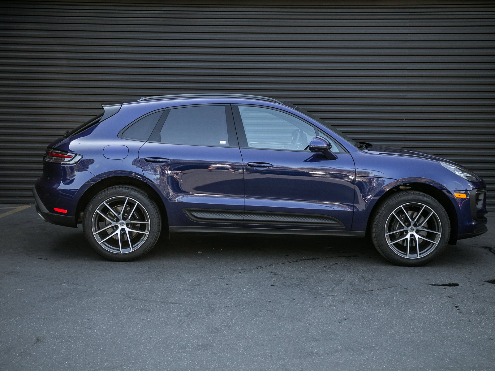 Certified 2026 Porsche Macan AWD/4WD image 8