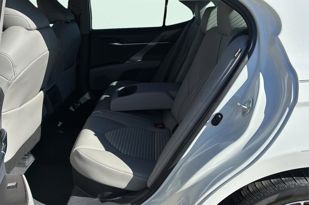 Used 2022 Toyota Camry SE image 14