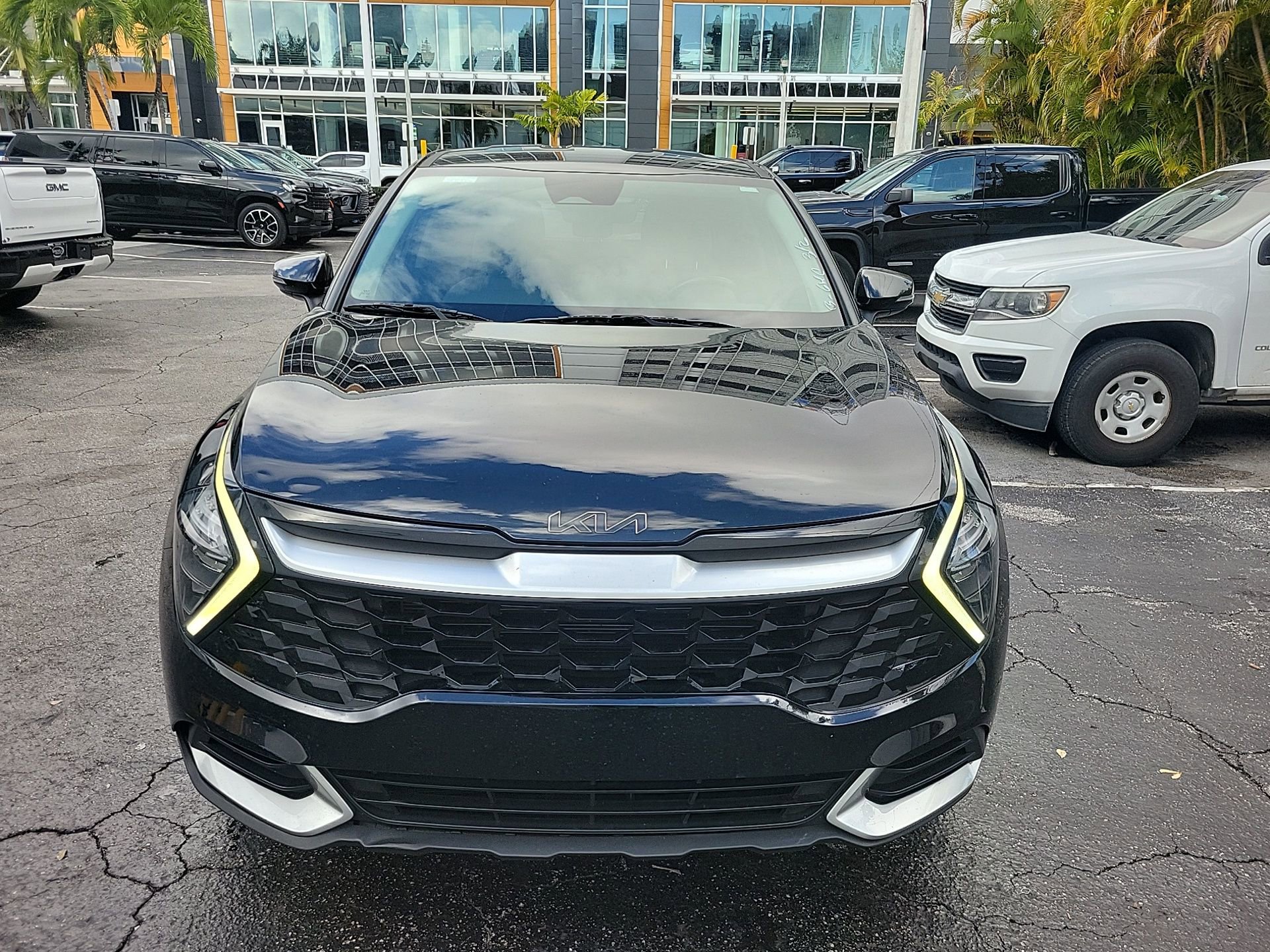 Used 2023 Kia Sportage EX image 4