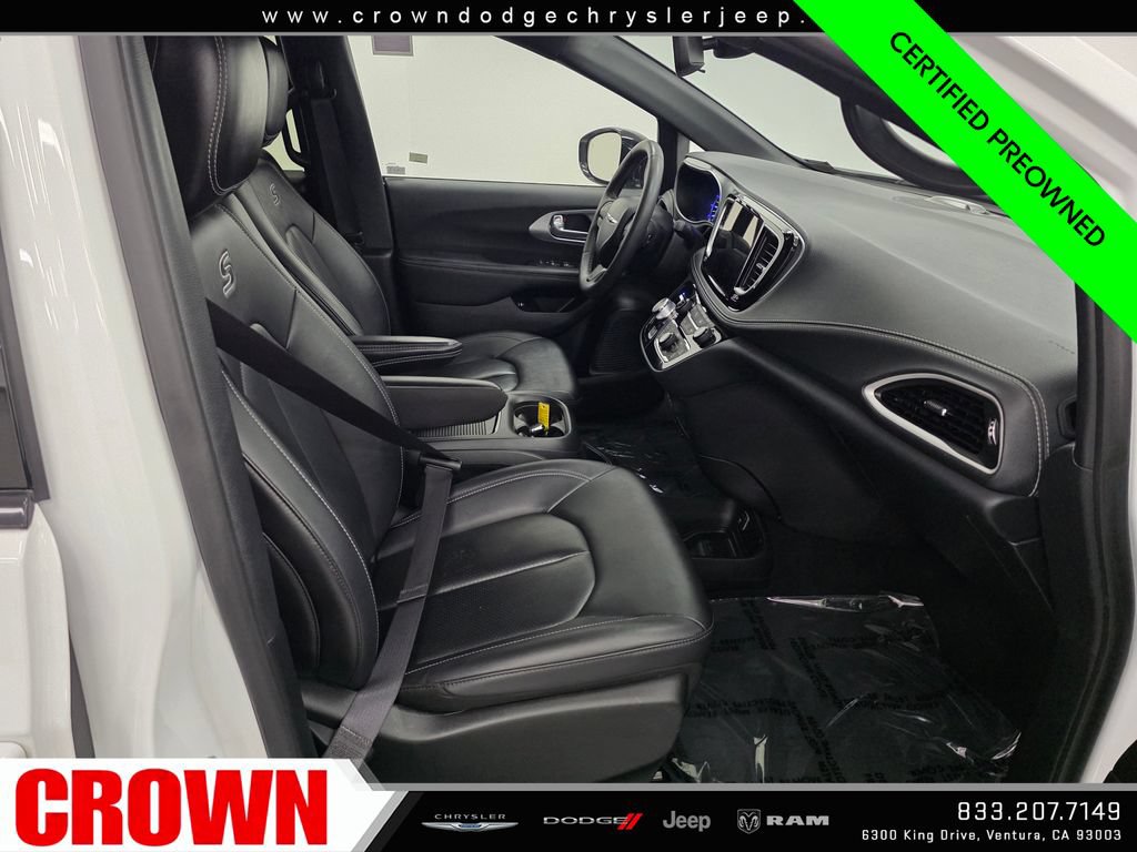 Certified 2024 Chrysler Pacifica Limited FWD image 10