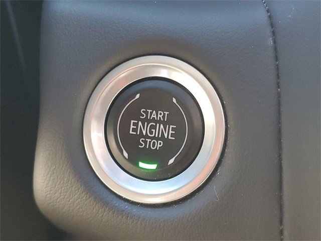 Certified 2023 Chevrolet Suburban Z71 w/ Luxury Package image 24