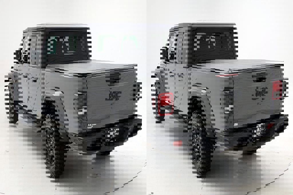 Used 2023 Jeep Gladiator Willys image 7