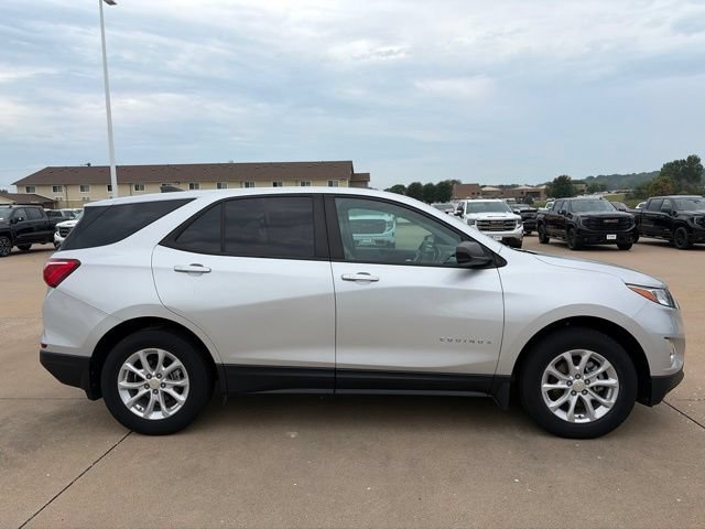 Used 2021 Chevrolet Equinox LS w/ LS Convenience Package AWD/4WD video 2