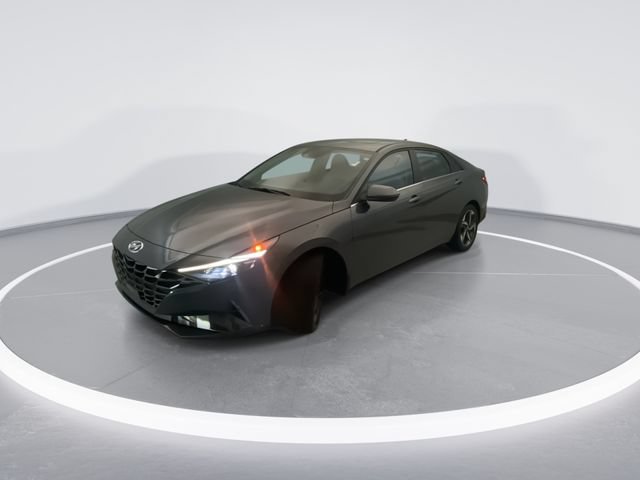 Used 2023 Hyundai Elantra Limited FWD image 2