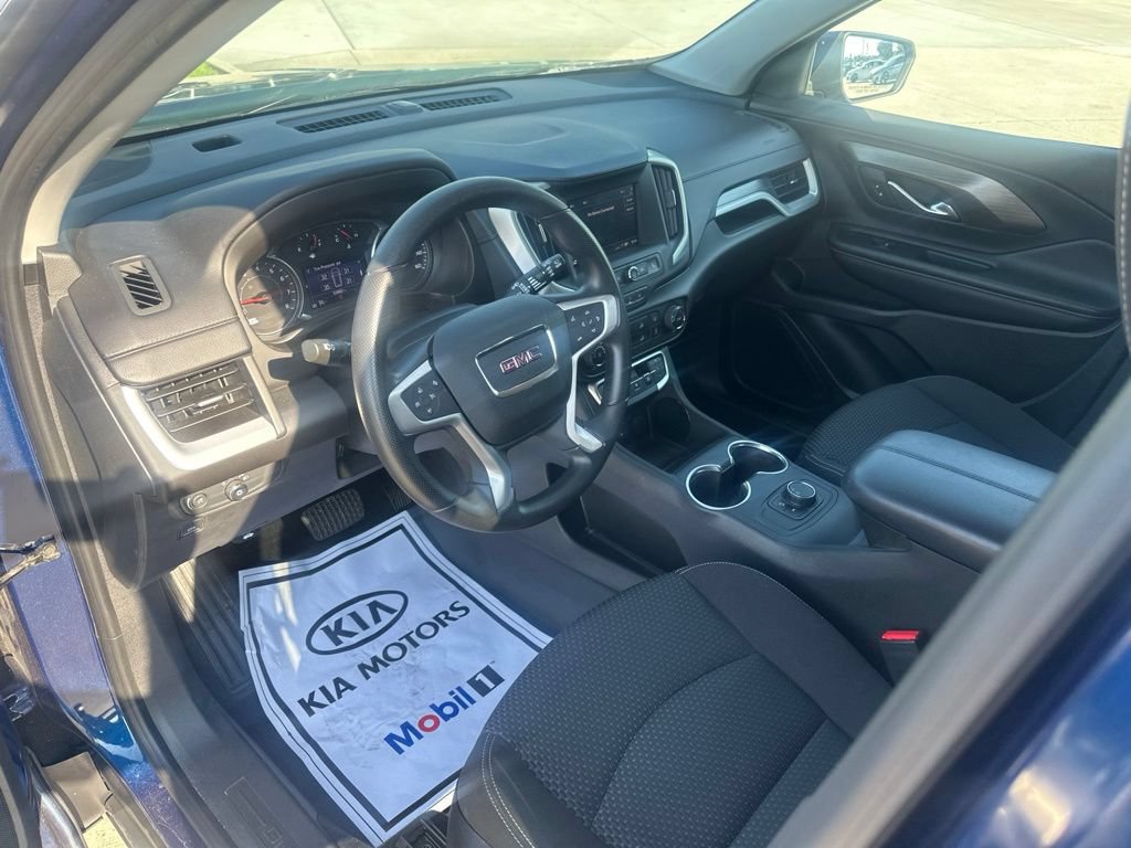 Used 2022 GMC Terrain SLE w/ LPO, Floor Liner Package FWD image 11