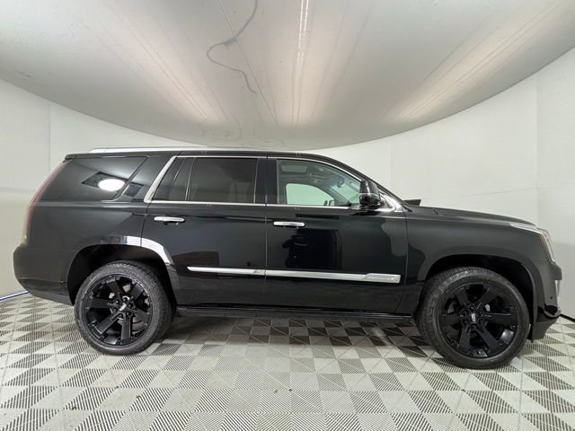Used 2018 Cadillac Escalade Premium Luxury AWD/4WD image 8