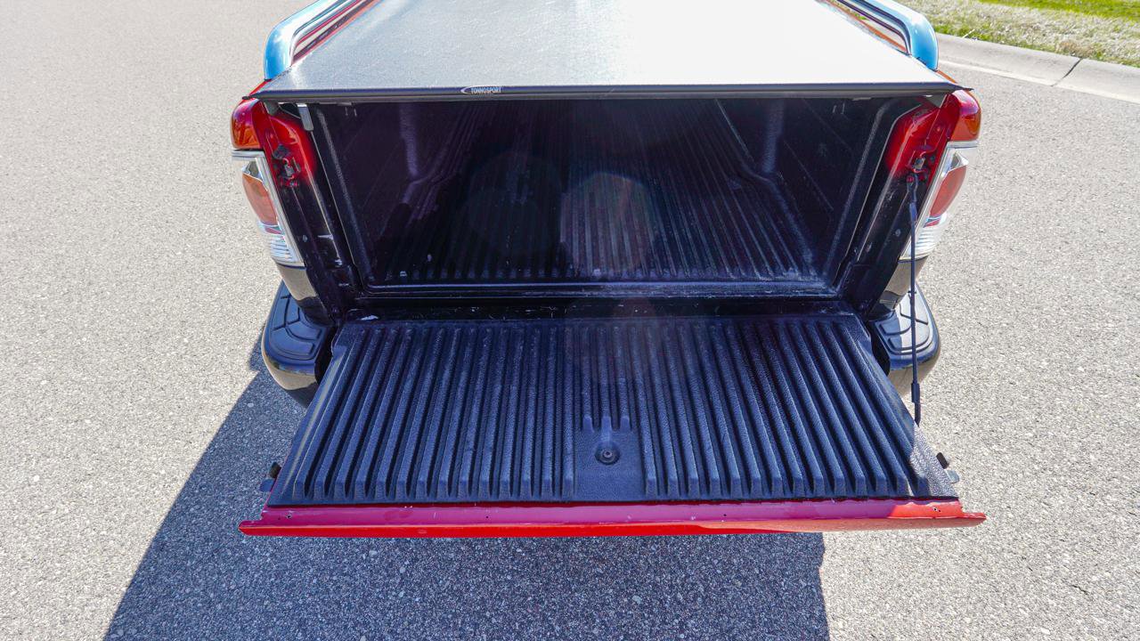 Used 1997 Chevrolet S10 Pickup LS w/ Preferred Equipment Group RWD image 18