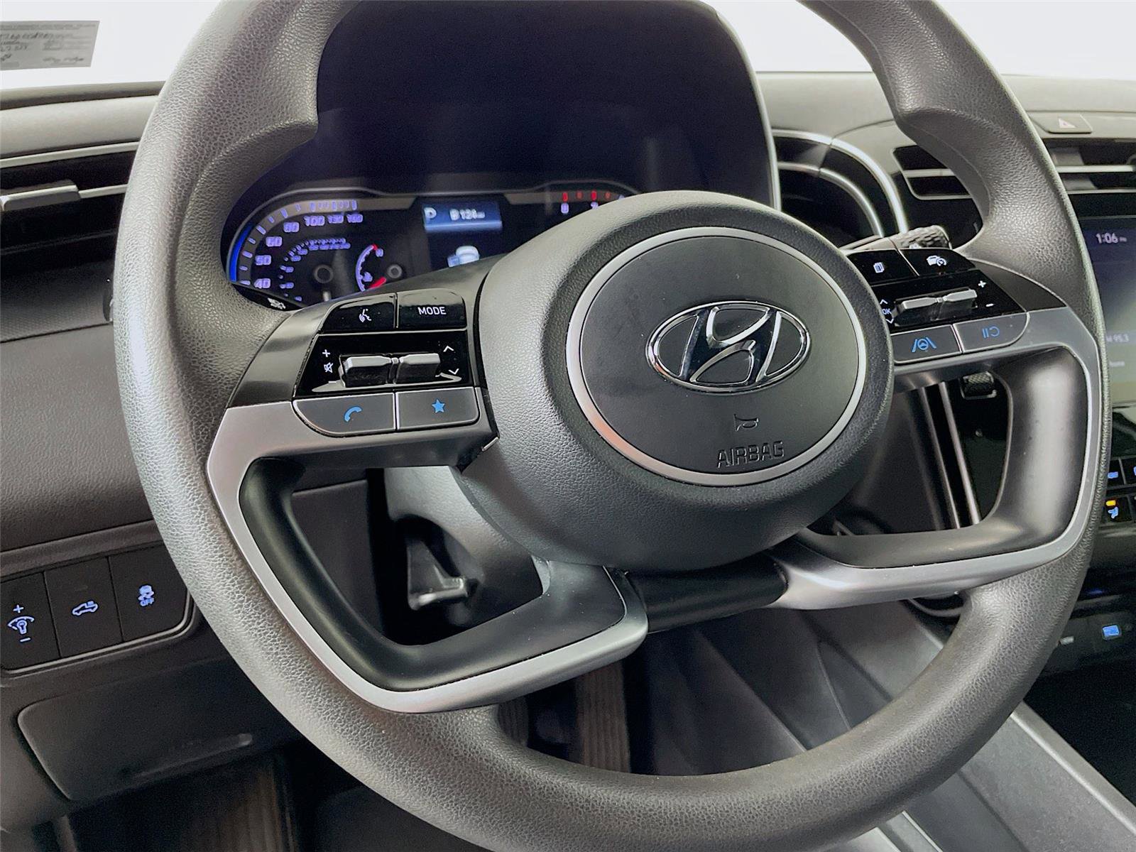 Used 2022 Hyundai Santa Cruz SEL image 14