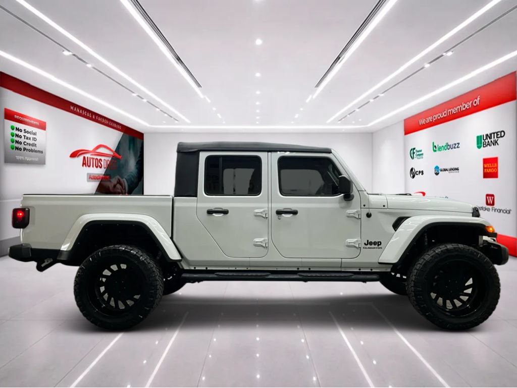 Used 2022 Jeep Gladiator Sport AWD/4WD image 9