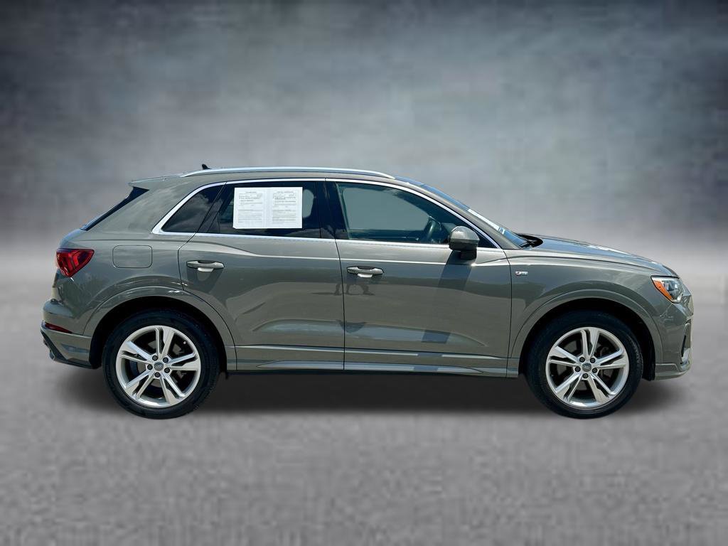 Used 2020 Audi Q3 2.0T Premium w/ Convenience Package AWD/4WD image 4