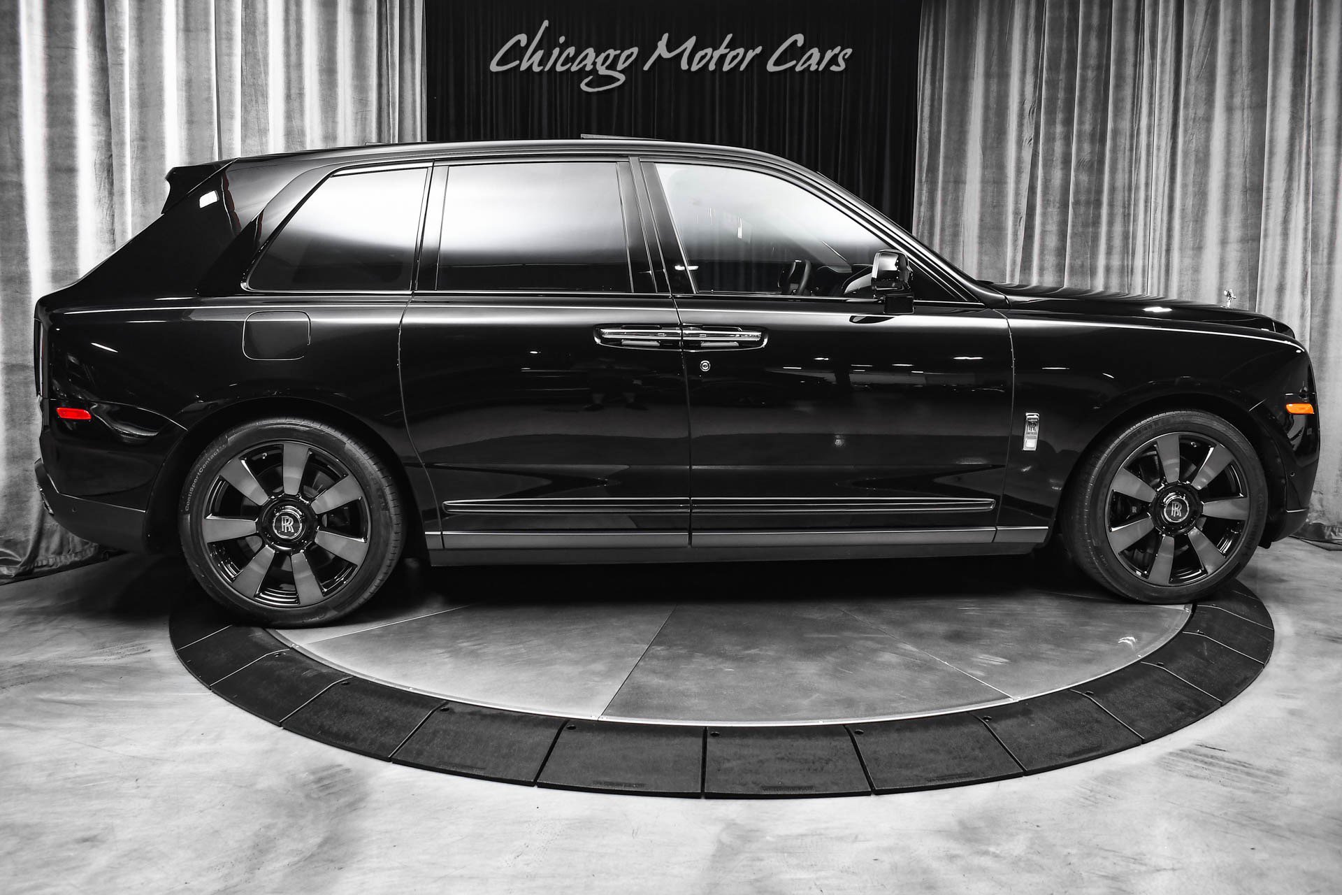 Used 2023 Rolls-Royce Cullinan w/ Cullinan Package image 50