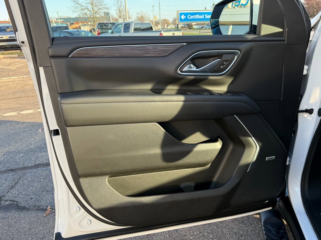 Certified 2024 Chevrolet Suburban Z71 w/ Off-Road Capability Package image 15