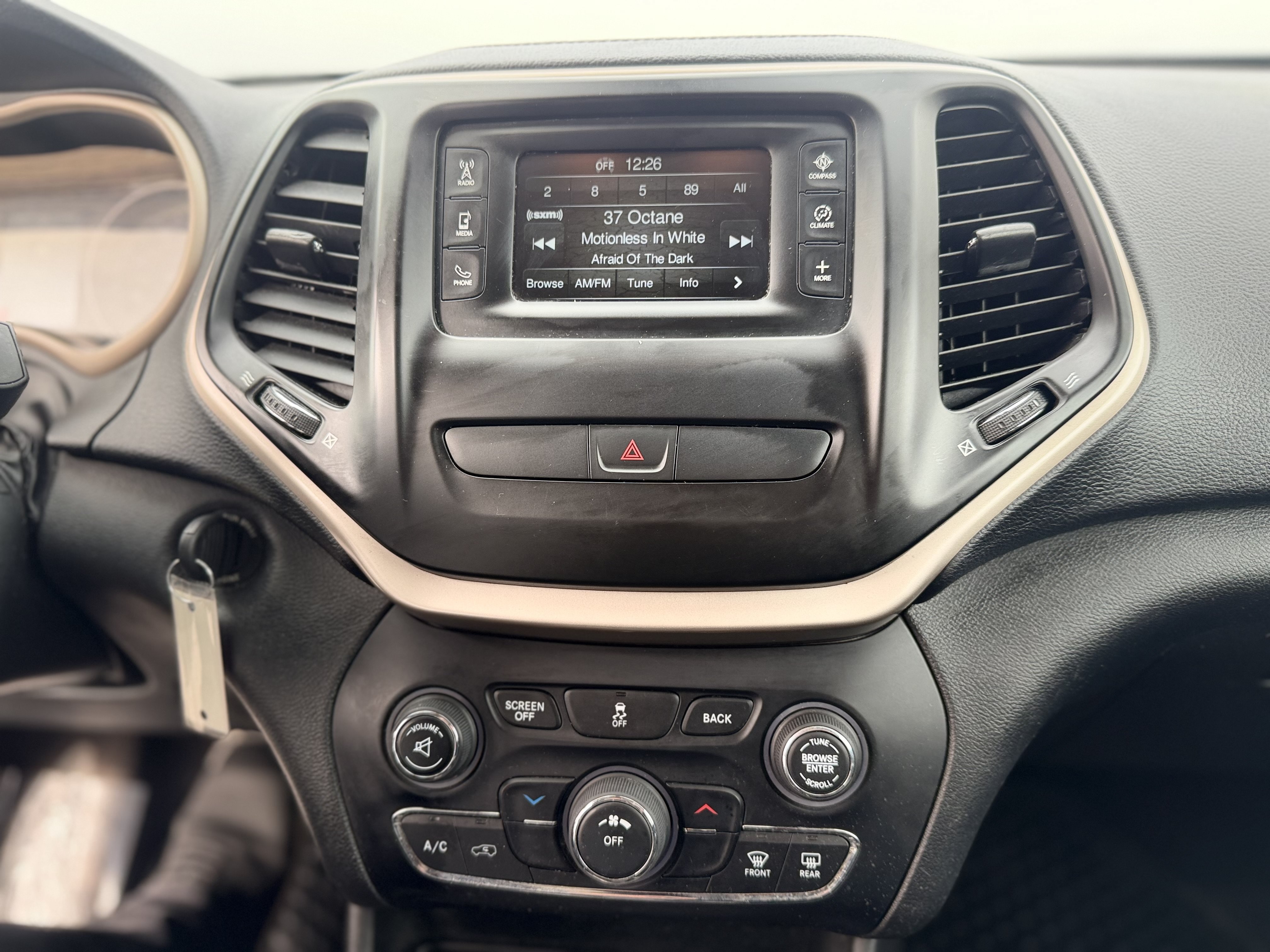 Used 2016 Jeep Cherokee Sport w/ Cold Weather Group AWD/4WD image 20