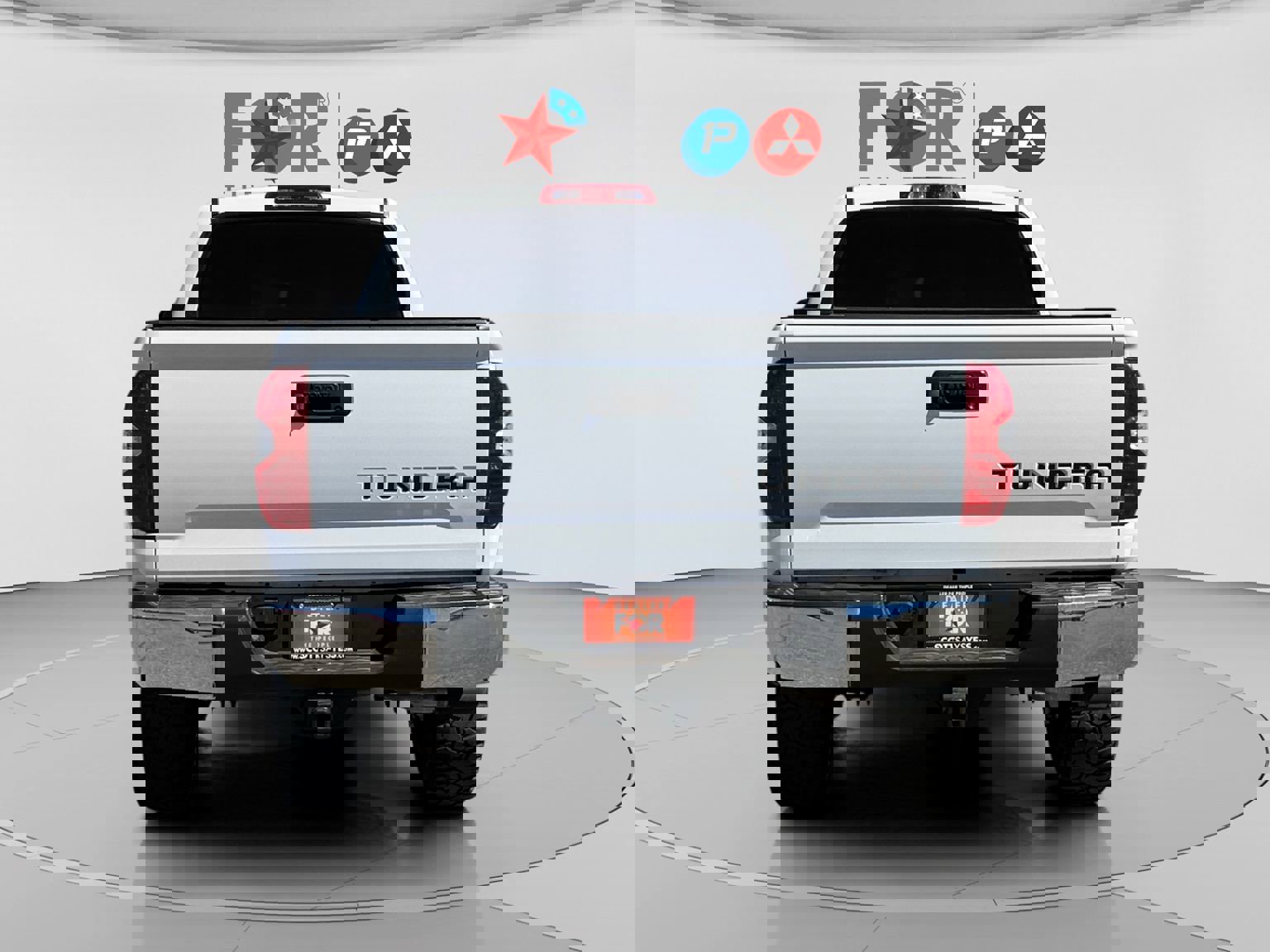 Used 2017 Toyota Tundra SR5 w/ SR5 Upgrade Package image 4