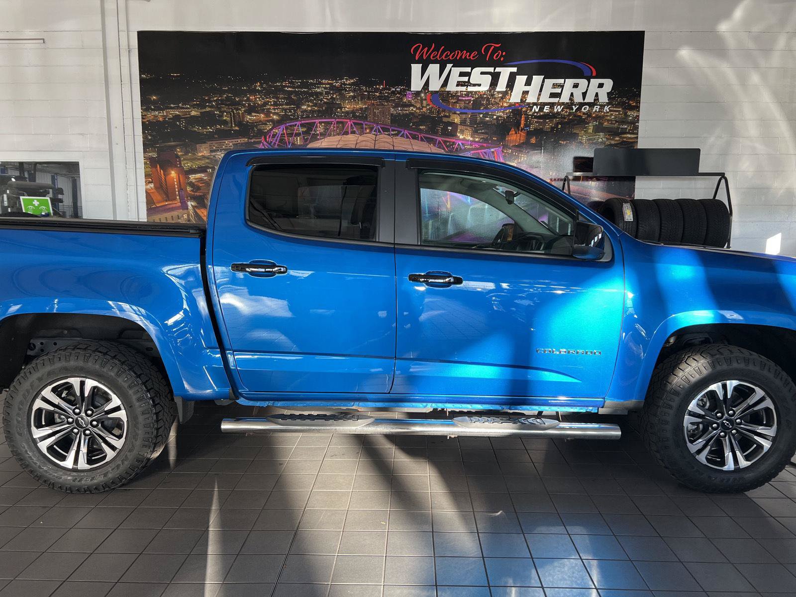 Used 2022 Chevrolet Colorado Z71 AWD/4WD image 27