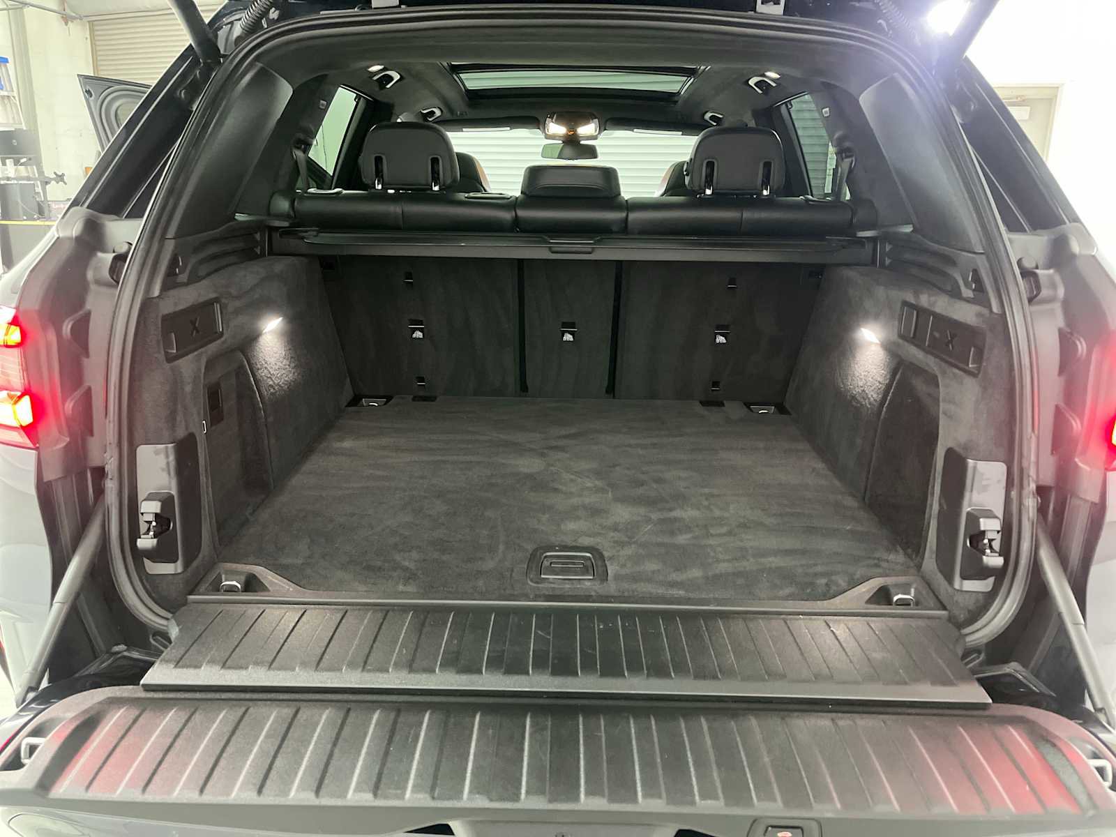 Used 2022 BMW X5 M w/ Executive Package image 27