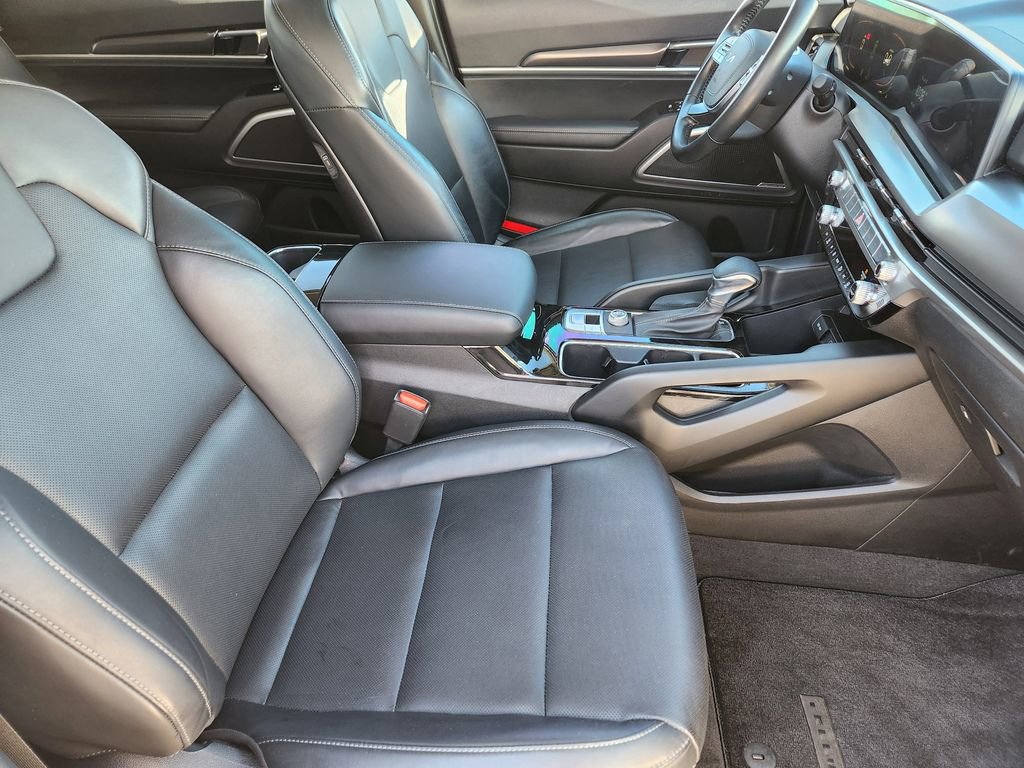 Certified 2023 Kia Telluride LX image 13