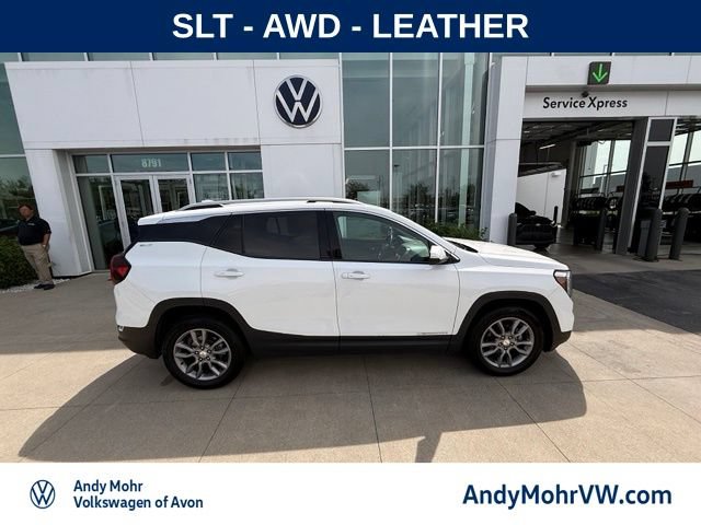 Used 2024 GMC Terrain SLT AWD/4WD image 5
