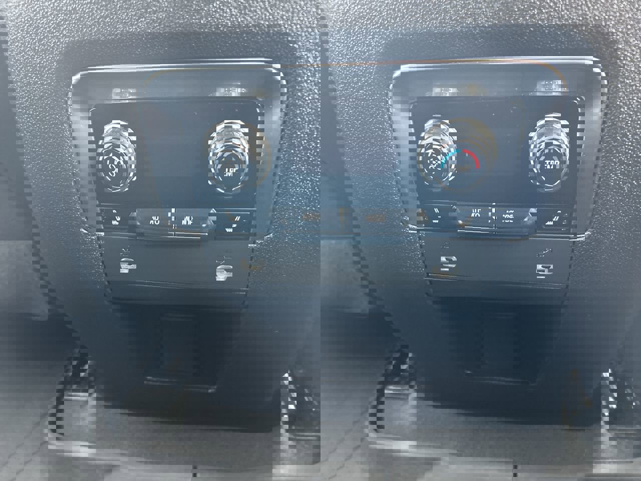 Used 2023 Chevrolet Tahoe Z71 w/ Z71 Off-Road Package image 21