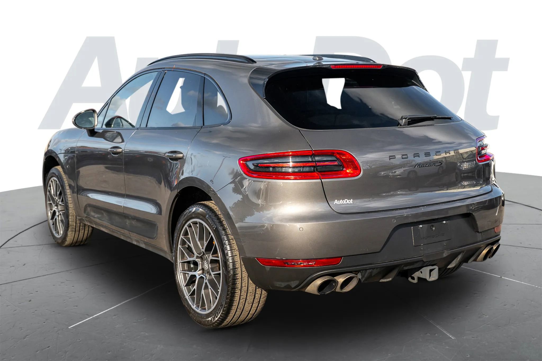 Used 2018 Porsche Macan S image 2