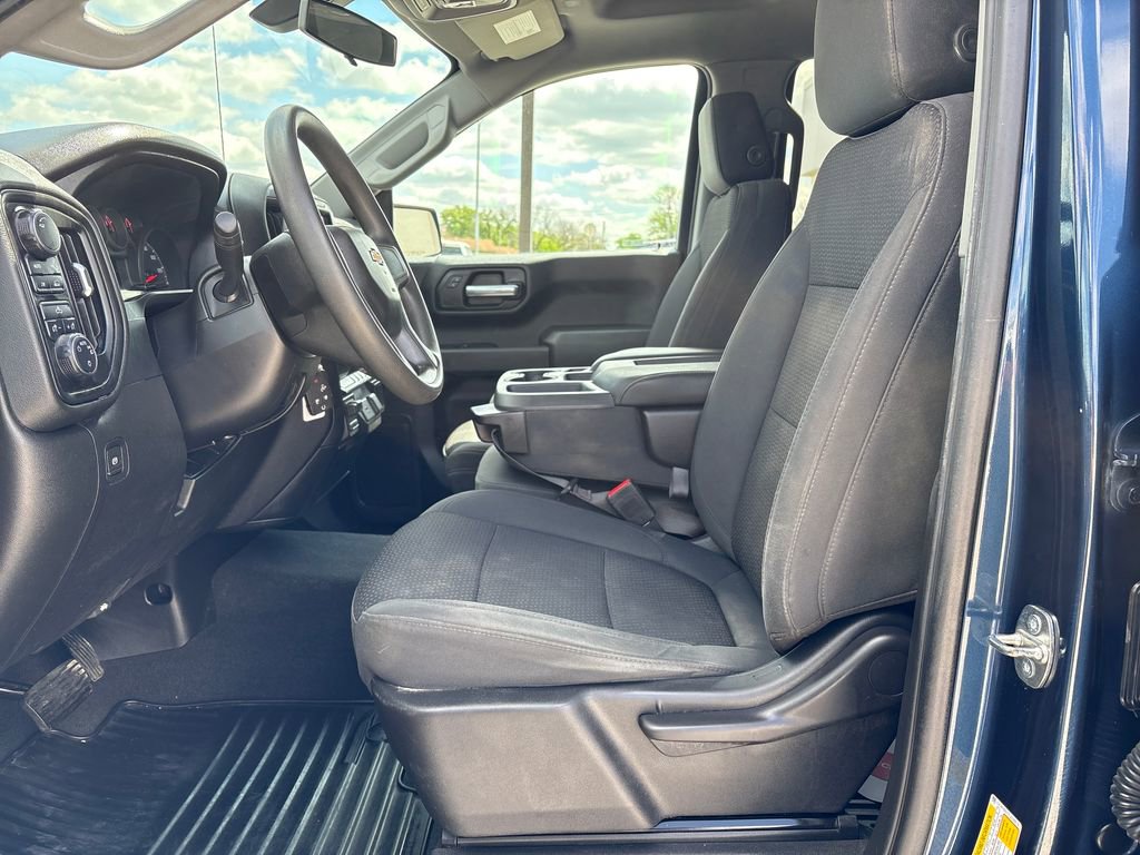 Used 2020 Chevrolet Silverado 1500 Custom w/ Custom Value Package AWD/4WD image 12