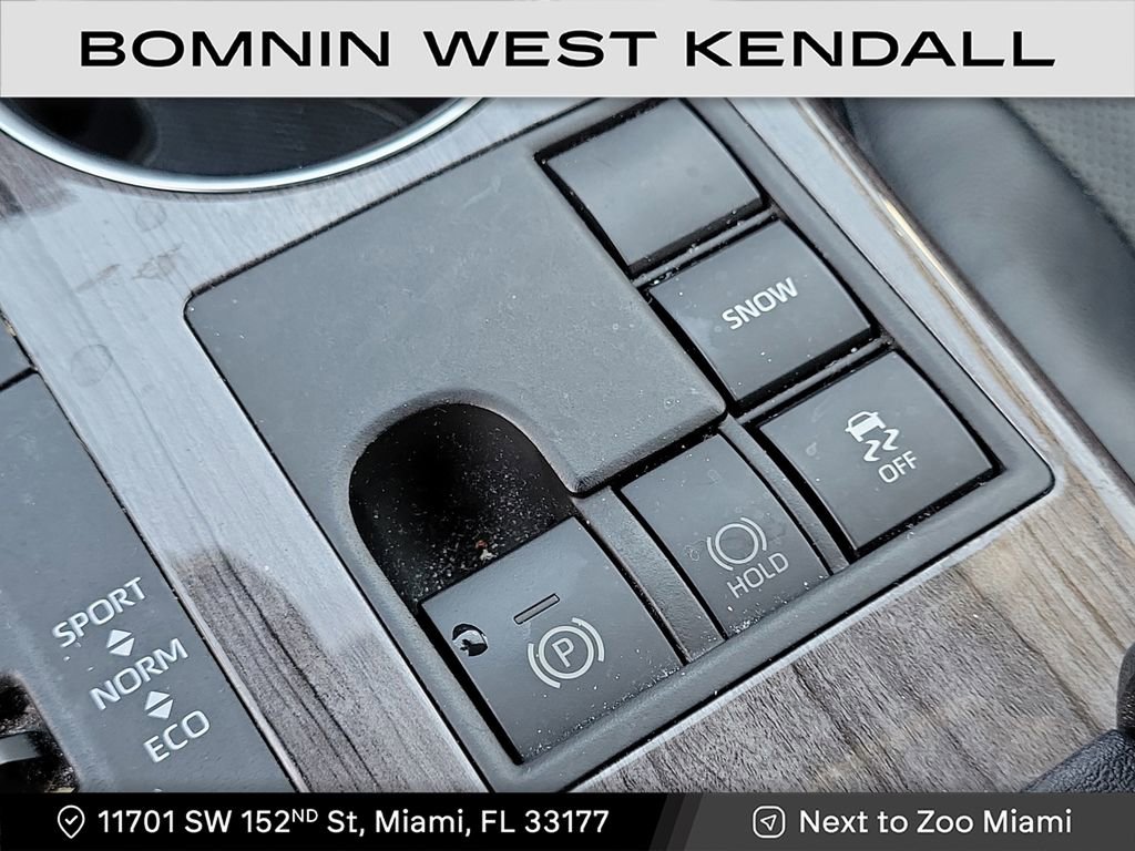 Used 2023 Toyota Highlander Limited image 23