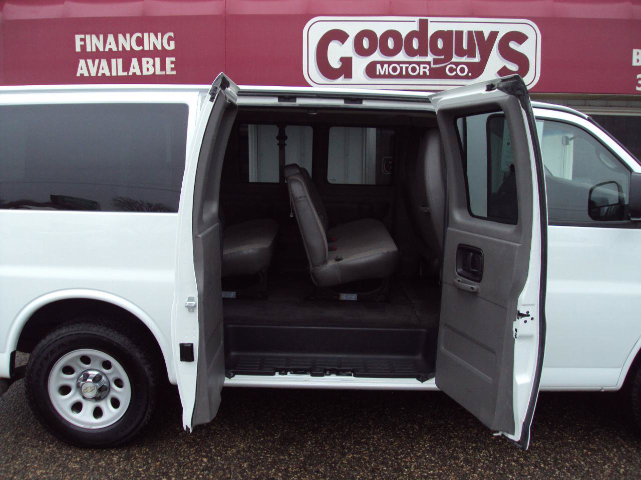 Used 2013 Chevrolet Express 1500 LT w/ LT Preferred Equipment Group AWD/4WD image 10