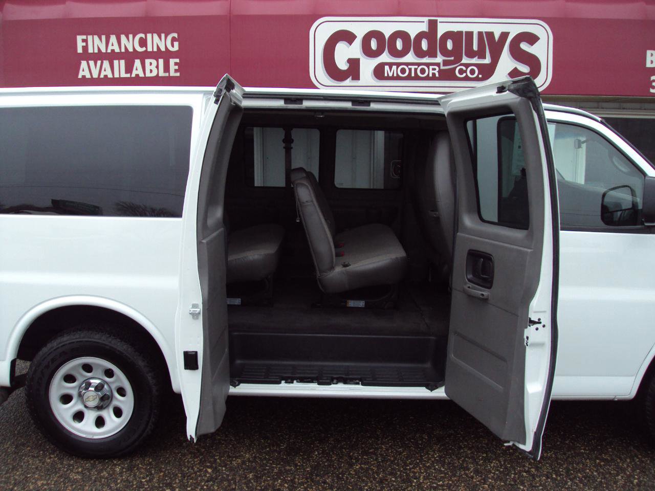 Used 2013 Chevrolet Express 1500 LT w/ LT Preferred Equipment Group AWD/4WD image 10
