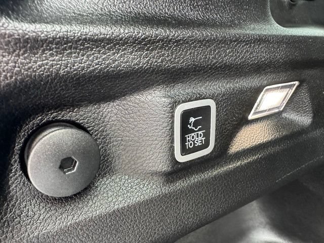 Used 2025 Jeep Grand Cherokee L Altitude AWD/4WD image 24