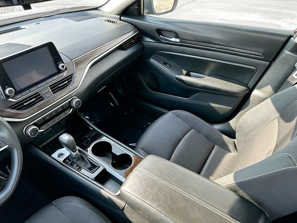 Certified 2024 Nissan Altima 2.5 SV FWD image 30