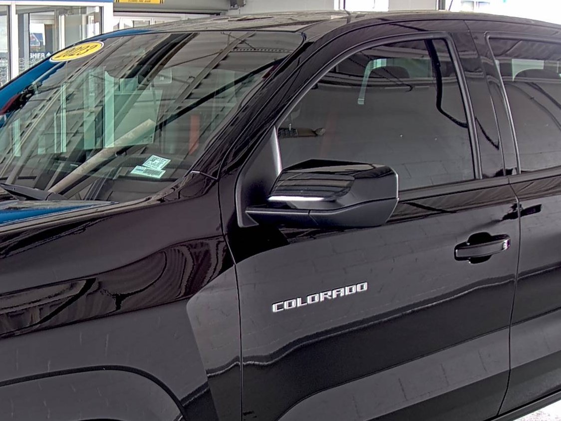 Used 2023 Chevrolet Colorado Z71 w/ Z71 Convenience Package 2 AWD/4WD image 8