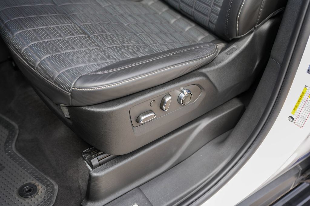 Used 2023 Cadillac Escalade Sport Platinum RWD image 8