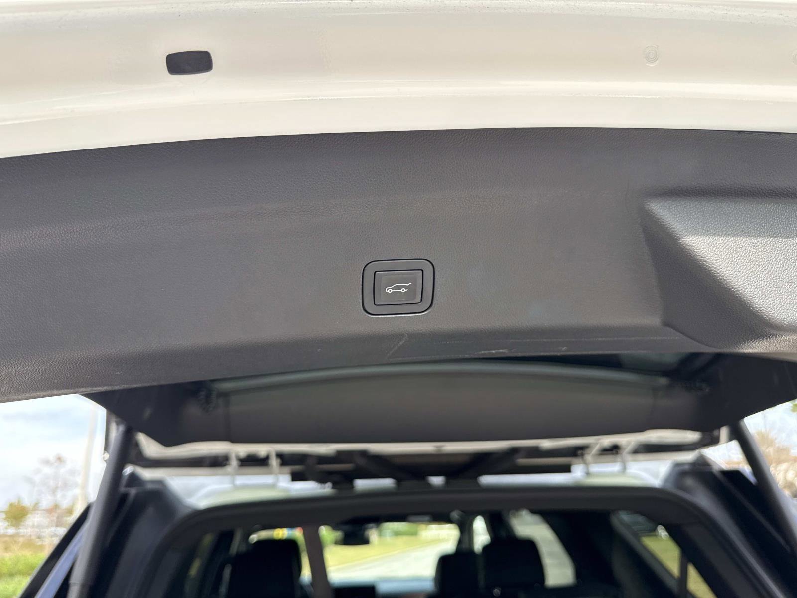 Used 2025 GMC Yukon Denali image 13