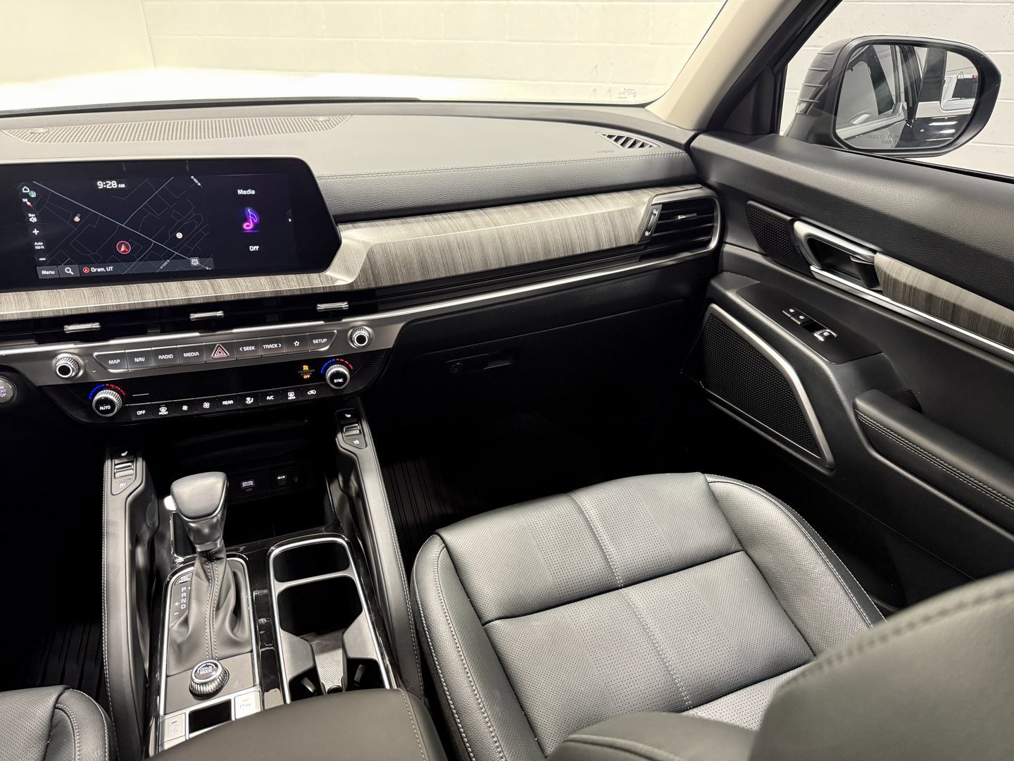 Used 2025 Kia Telluride EX image 41