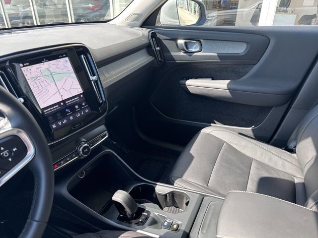 Certified 2025 Volvo XC40 B5 Core image 23