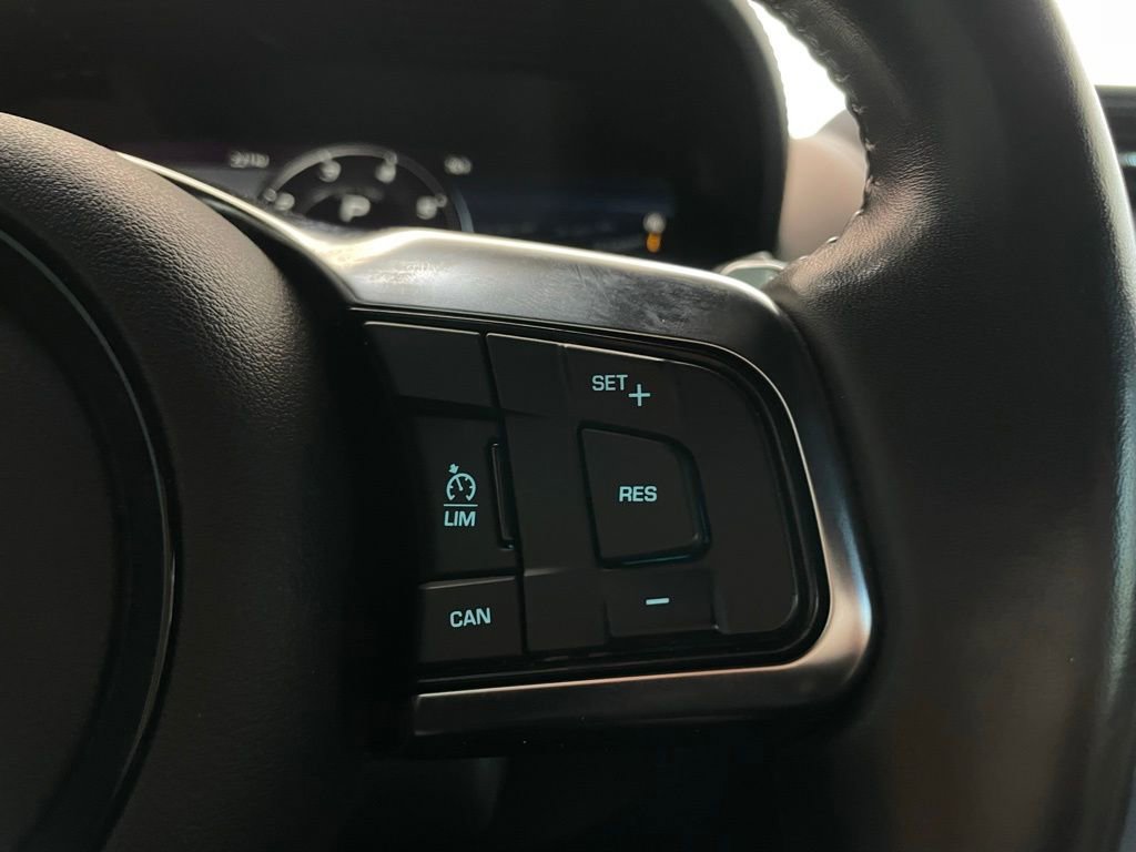 Used 2021 Jaguar F-TYPE Convertible image 37