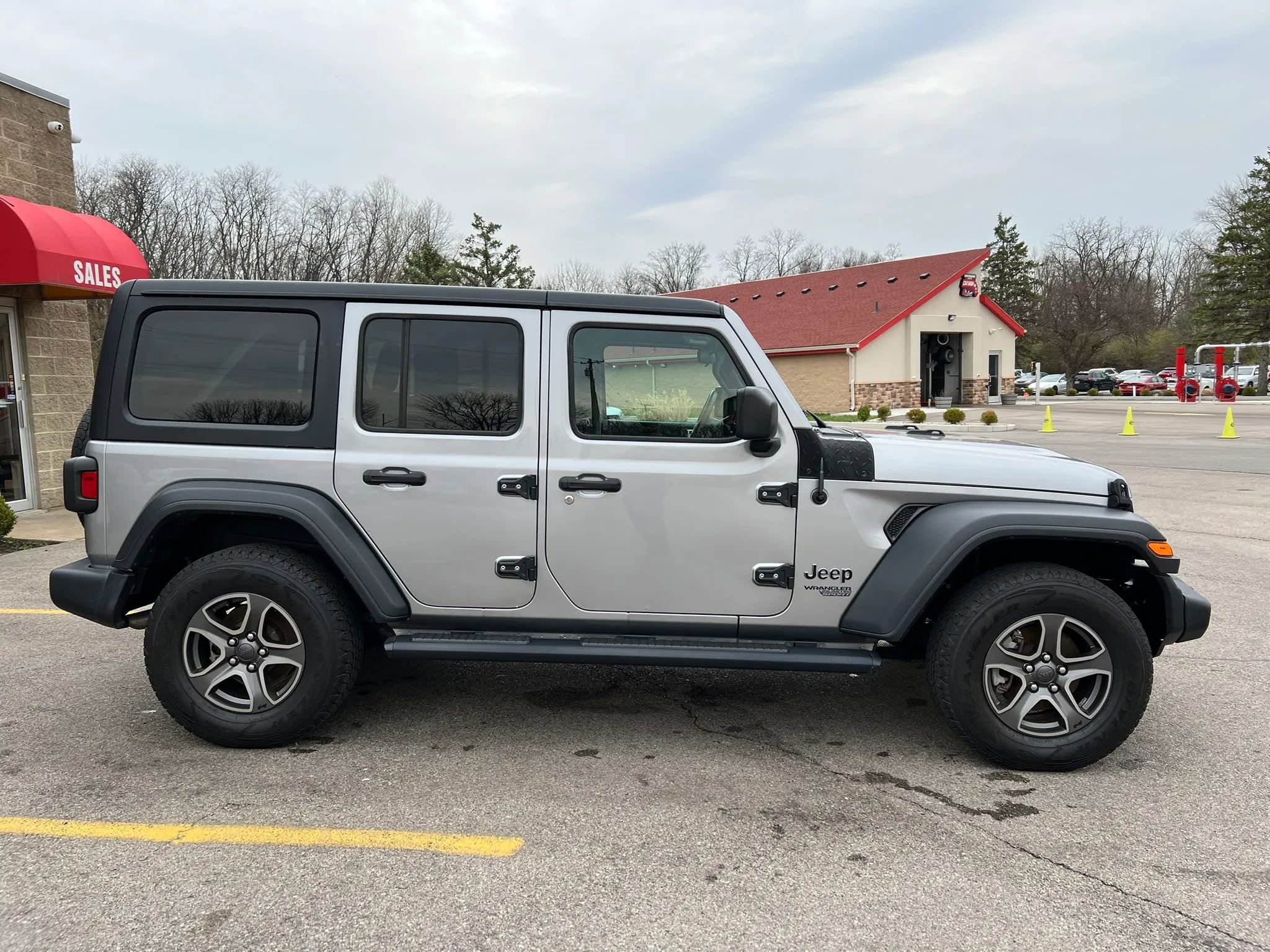 Used 2018 Jeep Wrangler Unlimited Sport S image 4