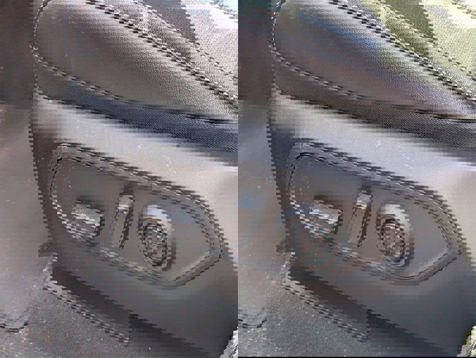 Used 2022 Jeep Grand Cherokee L Laredo image 9