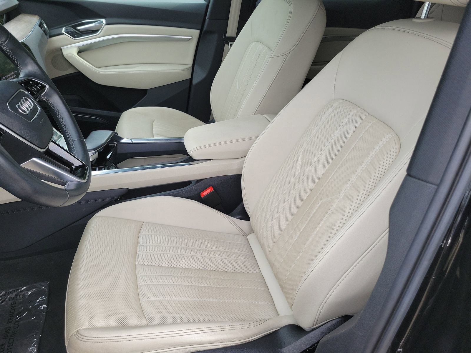 Used 2024 Audi Q8 e-tron Premium Plus w/ Premium Plus Package image 22