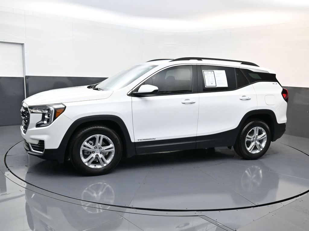 Used 2023 GMC Terrain SLE w/ Driver Convenience Package image 6