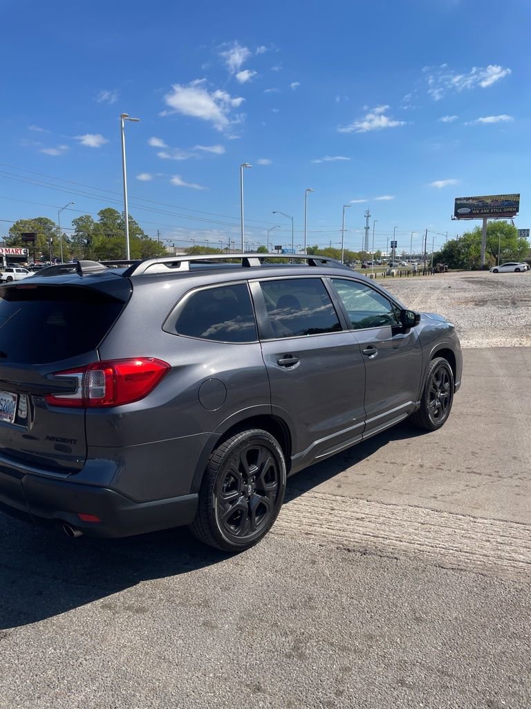 Used 2024 Subaru Ascent Onyx Edition image 3