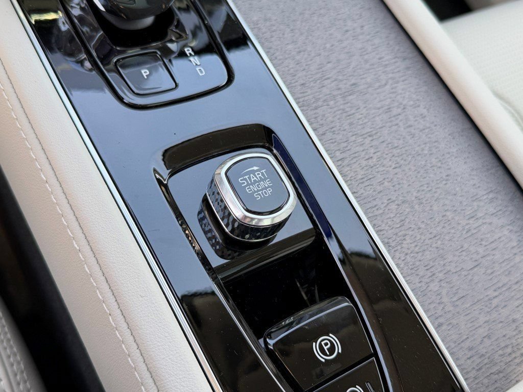 New 2026 Volvo XC90 B6 Ultra w/ Protection Package AWD/4WD image 24