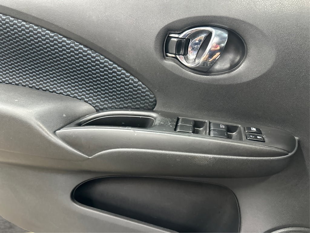 Used 2018 Nissan Versa Note SV FWD image 29