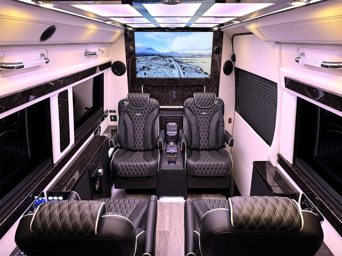 Used 2024 Mercedes-Benz Sprinter 3500 image 38